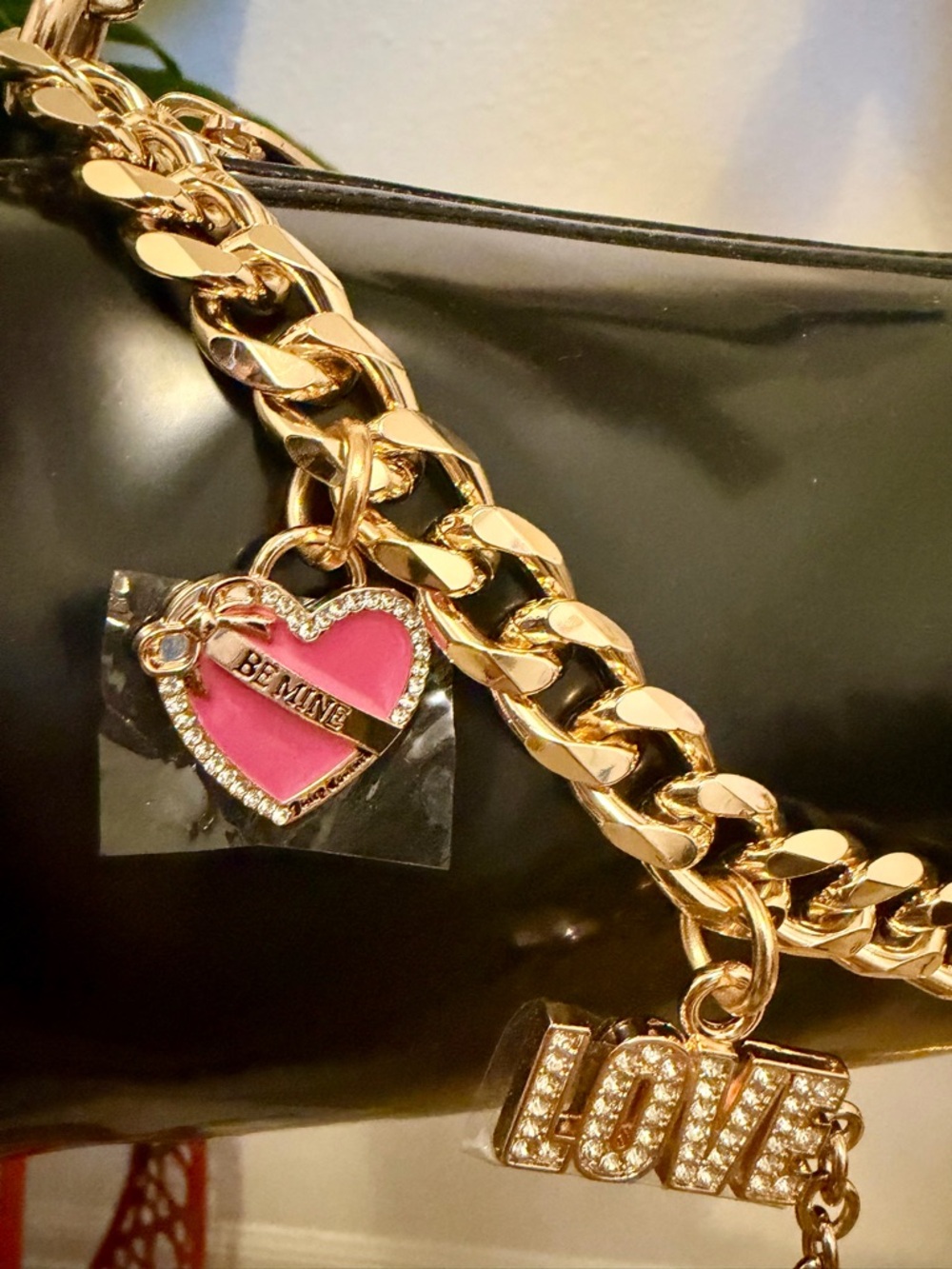Juicy Couture - Black Patent Shoulder Bag with Gold Chain and Heart Charms - Picture 3 of 9
